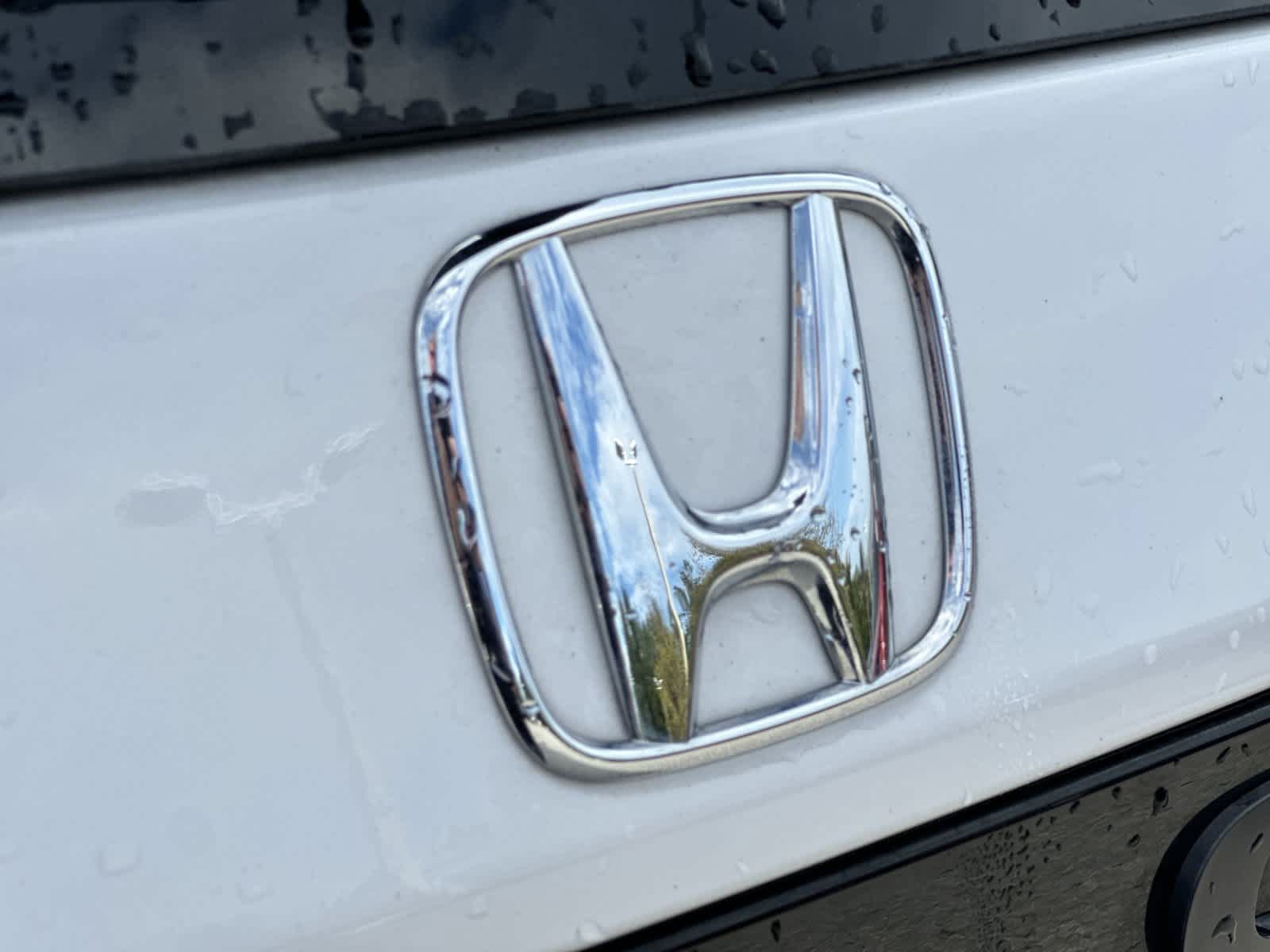 Used 2024 Honda Pilot Touring image 10