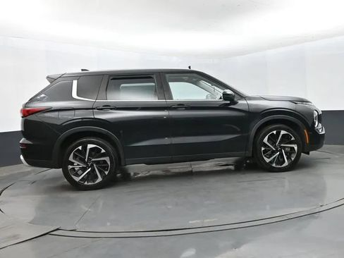 Used 2023 Mitsubishi Outlander SE FWD image 4