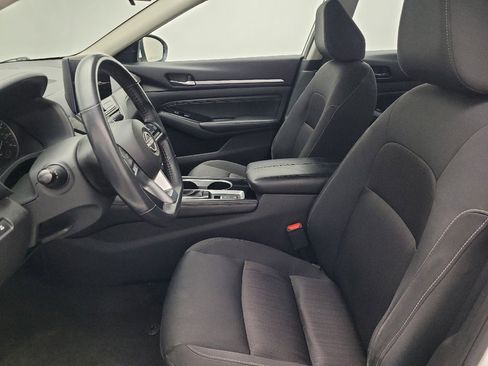 Used 2023 Nissan Altima 2.5 SV w/ SV Premium Package image 17