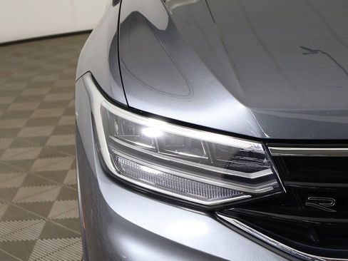 Used 2022 Volkswagen Tiguan SE R-Line image 13