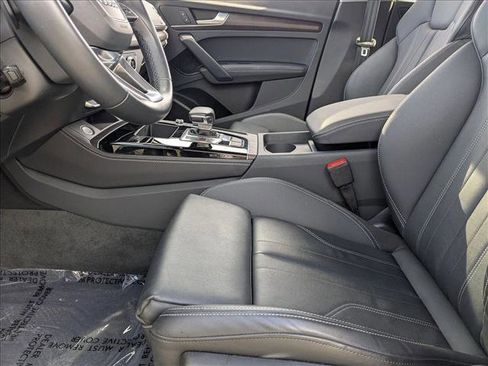 Certified 2025 Audi Q5 2.0T Premium Plus image 15