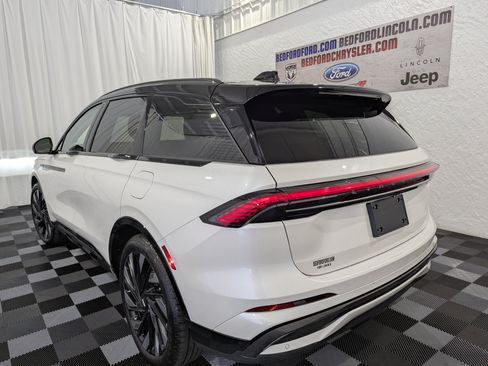 Used 2026 Lincoln Nautilus Reserve w/ Jet Appearance Package AWD/4WD image 10