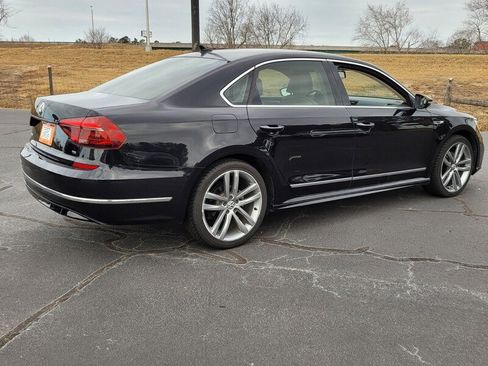 Used 2017 Volkswagen Passat 1.8T R-Line w/ R-Line Lighting Package image 12