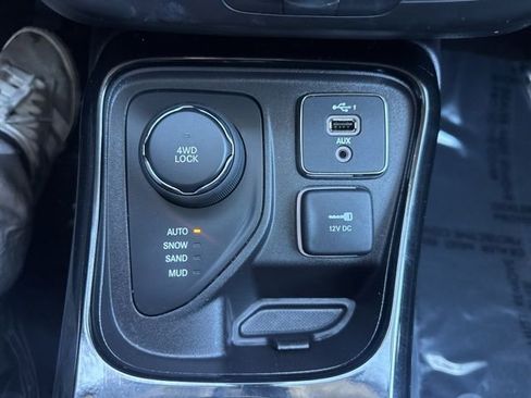 Used 2021 Jeep Compass Latitude AWD/4WD image 14