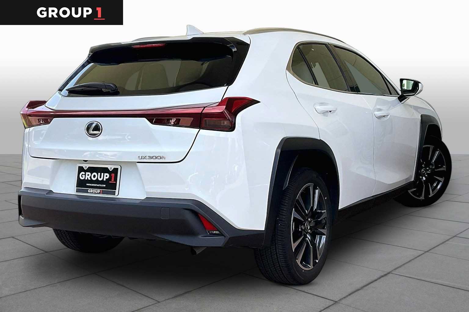 Certified 2026 Lexus UX 300h FWD image 10
