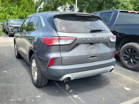 Used 2022 Ford Escape SE w/ Convenience Package FWD image 4