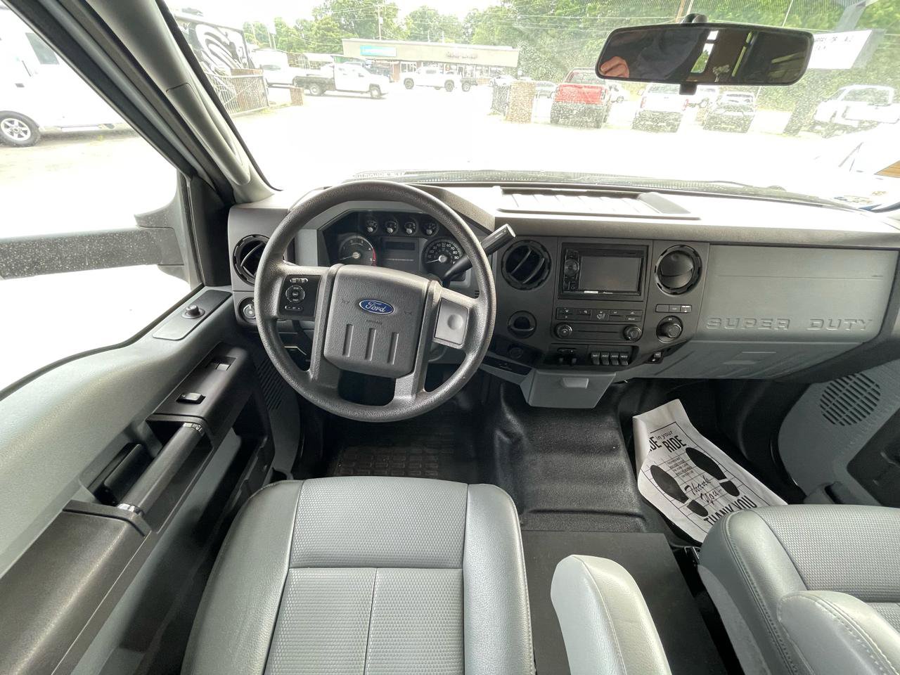 Used 2014 Ford F550 2WD Regular Cab Super Duty image 9