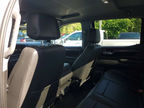 Used 2025 GMC Sierra 1500 SLT RWD image 10