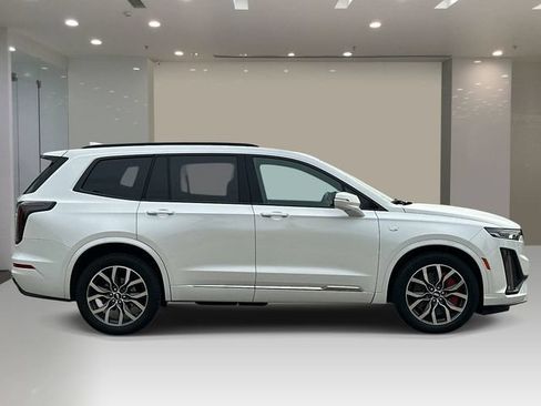 Used 2023 Cadillac XT6 Sport w/ LPO, Floor Liner Package AWD/4WD image 5