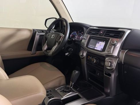 Used 2017 Toyota 4Runner SR5 Premium RWD image 15