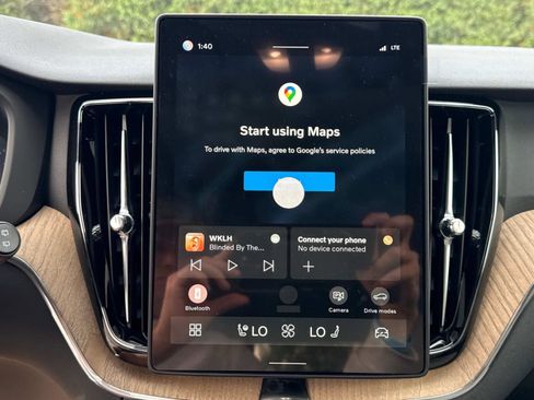 New 2026 Volvo XC60 B5 Plus w/ Climate Package image 22