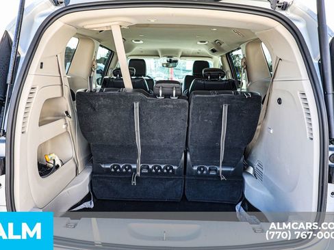 Used 2024 Chrysler Pacifica Touring-L image 25