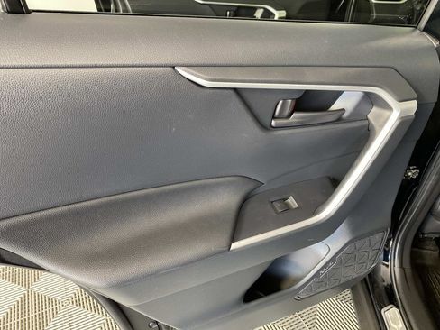 Used 2023 Toyota RAV4 LE AWD/4WD image 23