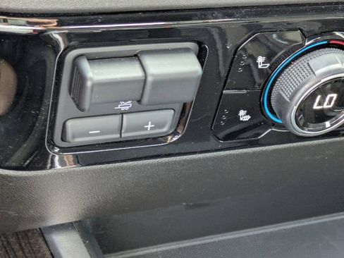 Used 2022 Chevrolet Silverado 1500 LT w/ Protection Package image 28