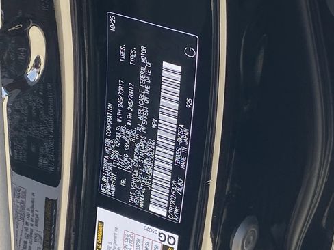 Certified 2025 Toyota 4Runner SR5 image 30