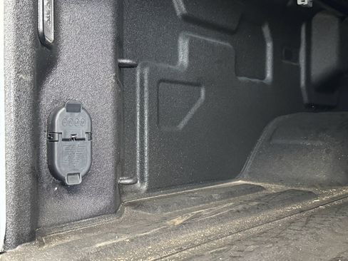 Used 2025 Chevrolet Silverado 2500 LTZ w/ LTZ Convenience Package AWD/4WD image 42