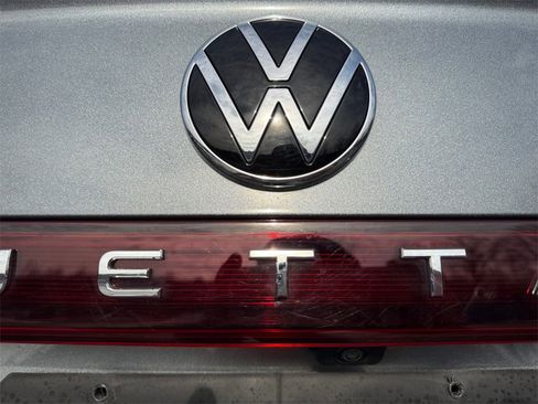 Used 2025 Volkswagen Jetta SE image 17