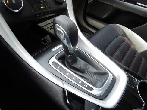 Used 2016 Ford Fusion SE w/ Equipment Group 201A FWD image 29
