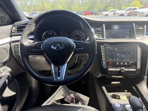 Used 2021 INFINITI QX50 Luxe w/ Appearance Package FWD image 8
