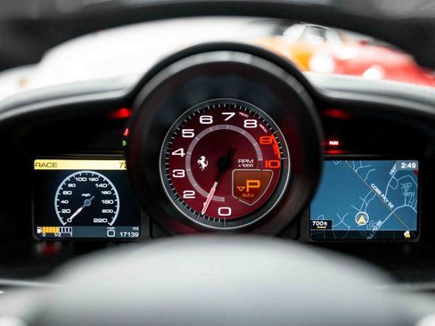 Used 2013 Ferrari 458 Spider RWD image 63