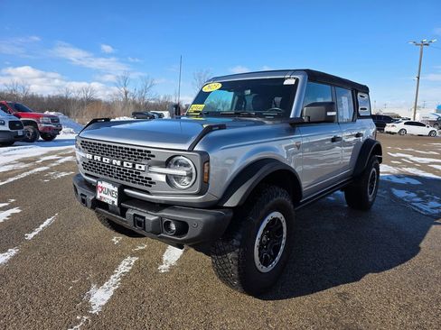Used 2023 Ford Bronco Badlands w/ Sasquatch Package AWD/4WD image 3