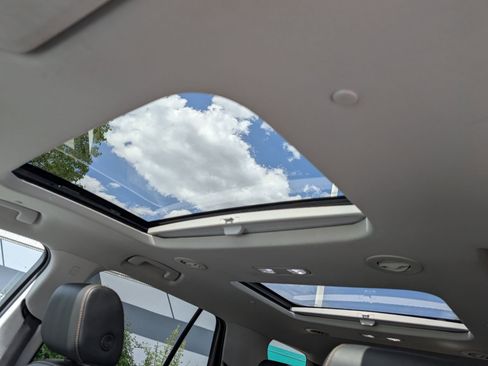 Used 2020 Chevrolet Traverse Premier w/ Redline Edition image 15