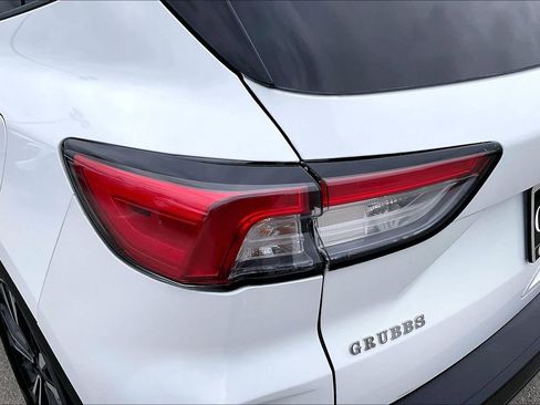 Used 2022 Ford Escape SE w/ SE Sport Appearance Package FWD image 40