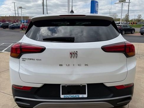 Used 2024 Buick Encore GX Preferred w/ Comfort Package AWD/4WD image 4