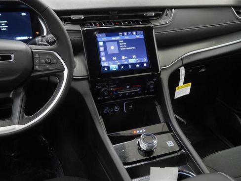 New 2026 Jeep Grand Cherokee Laredo AWD/4WD image 19