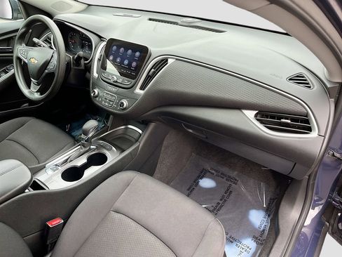 Used 2025 Chevrolet Malibu LT FWD image 33