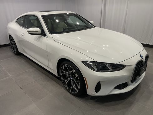 Used 2025 BMW 430i xDrive Coupe w/ Premium Package image 3