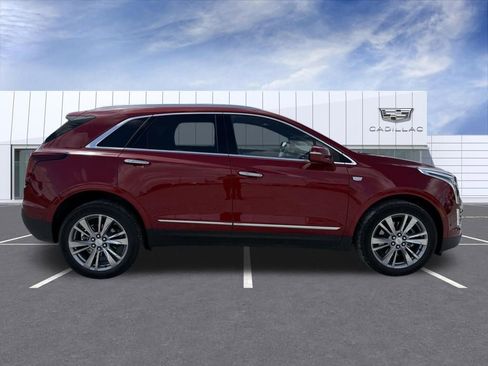 Certified 2023 Cadillac XT5 Premium Luxury w/ Technology Package image 2