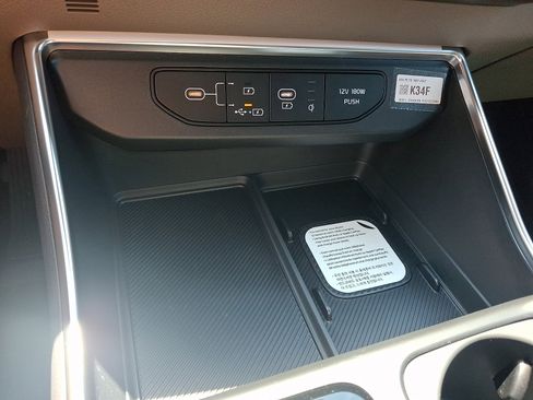 New 2026 Kia Carnival EX FWD image 13