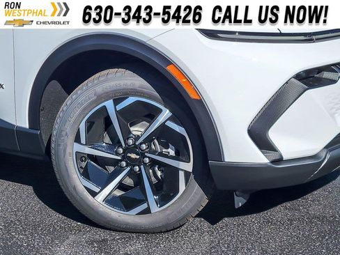 New 2026 Chevrolet Equinox EV LT image 3