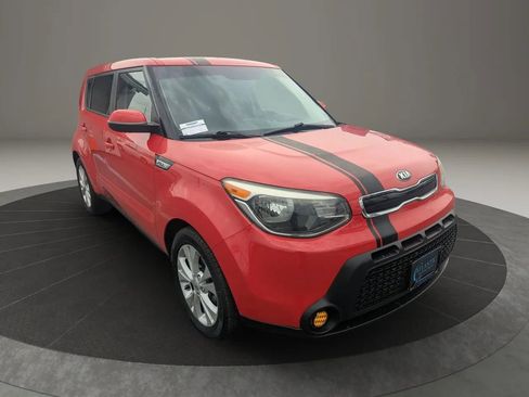 Used 2015 Kia Soul + image 3