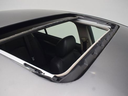 Used 2015 INFINITI Q40 AWD w/ Navigation Package image 16