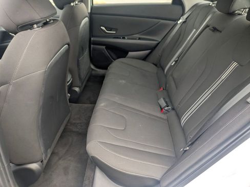Used 2025 Hyundai Elantra SEL FWD image 33