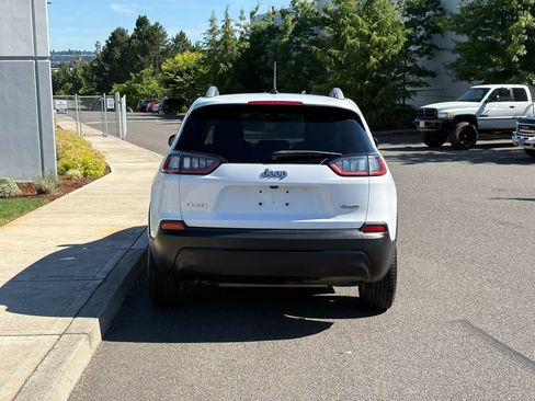 Used 2019 Jeep Cherokee Latitude w/ Popular Appearance Group AWD/4WD image 5