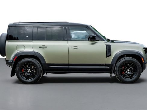 Used 2023 Land Rover Defender 110 X AWD/4WD image 5