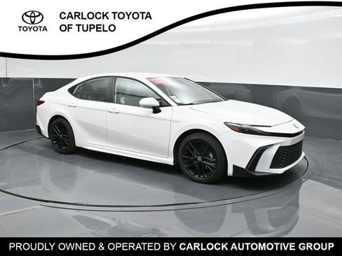 Used 2026 Toyota Camry SE FWD image 6