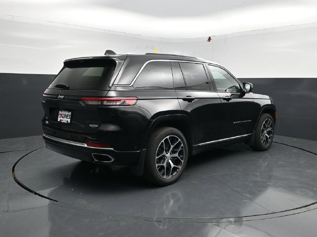 Used 2022 Jeep Grand Cherokee Summit AWD/4WD image 8
