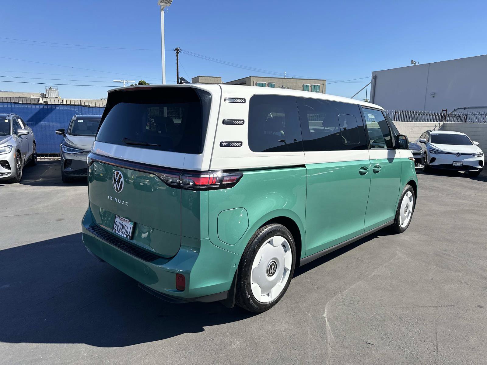 Certified 2025 Volkswagen ID. Buzz 1st Edition RWD image 4
