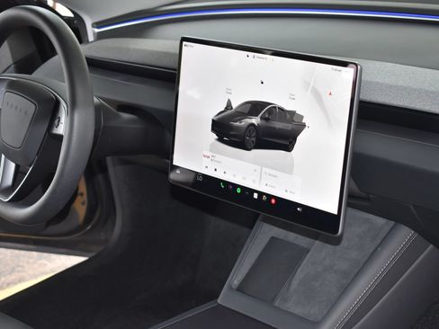 Used 2024 Tesla Model 3 Standard Range RWD image 12