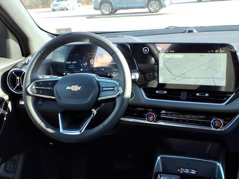 New 2026 Chevrolet Equinox LT w/ Convenience Package II image 16