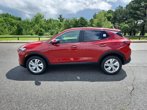 Used 2026 Buick Encore GX Preferred w/ Comfort Package FWD image 2