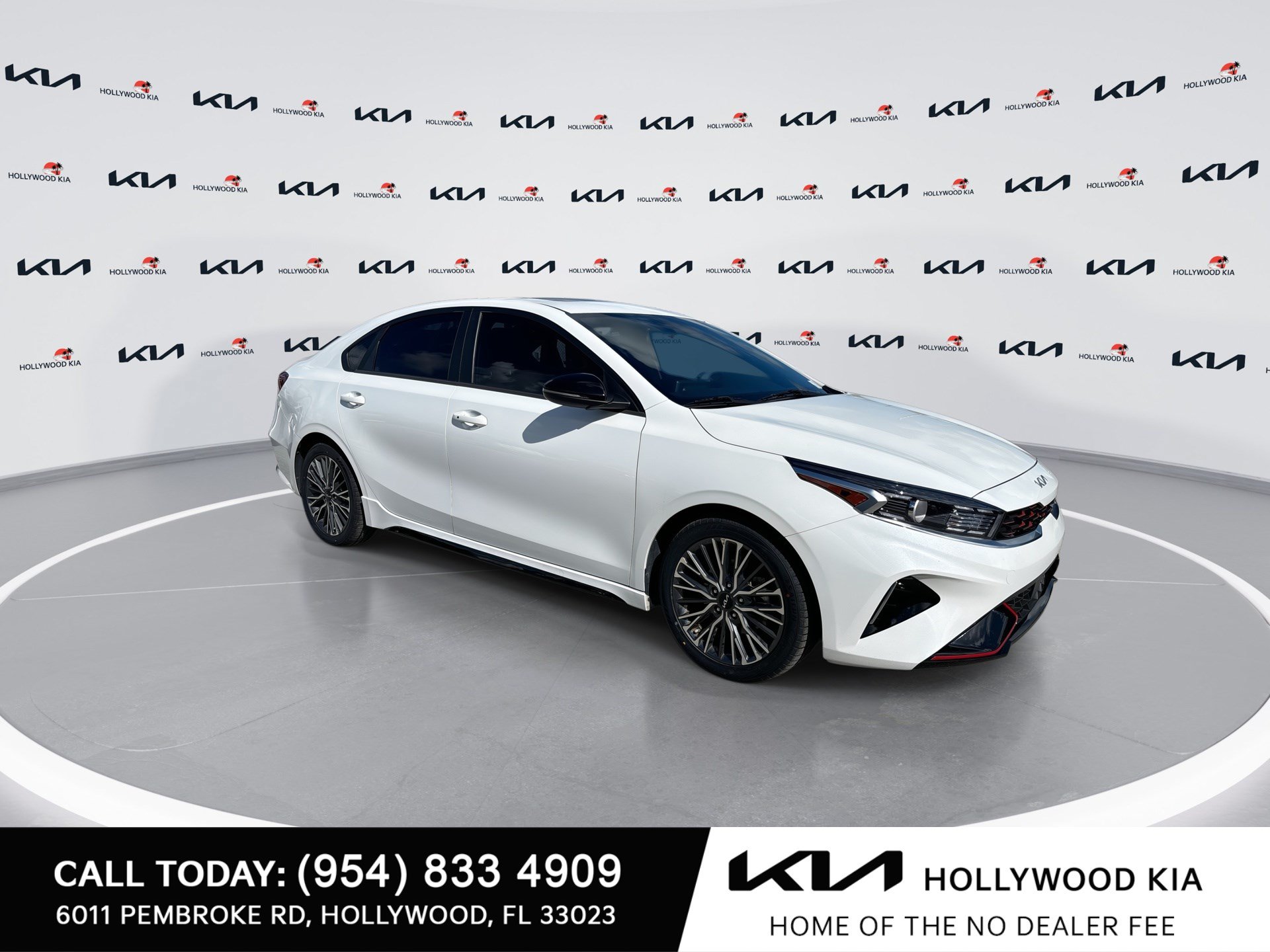 Used 2024 Kia Forte GT-Line w/ GT-Line Premium Package FWD image 2