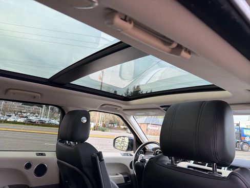 Used 2014 Land Rover Range Rover Sport HSE image 24