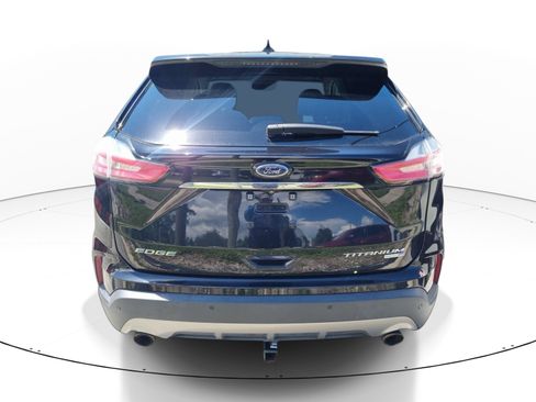 Used 2019 Ford Edge Titanium w/ Equipment Group 301A AWD/4WD image 8