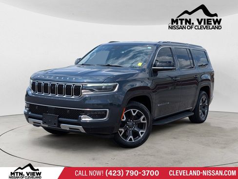 Used 2023 Jeep Wagoneer Series III w/ Convenience Group I AWD/4WD image 2