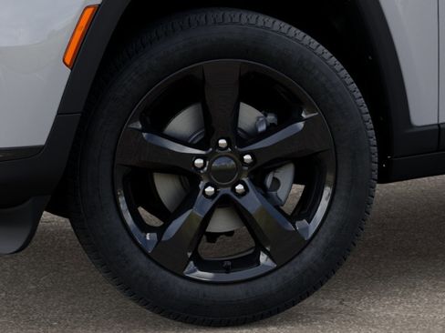 New 2025 Jeep Grand Cherokee L Laredo image 47